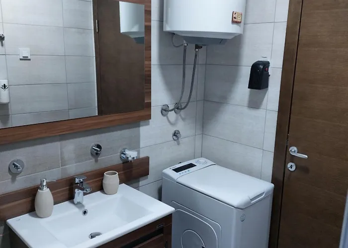 아파트 Mm Akva Park Free Garaza