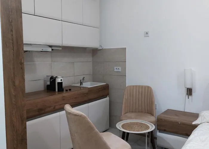 아파트 Mm Akva Park Free Garaza